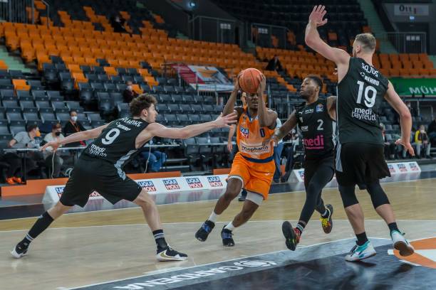 涉足媒体 涉足媒体